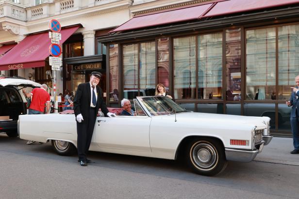 Was Hollywood-Star George Hamilton in Wien macht