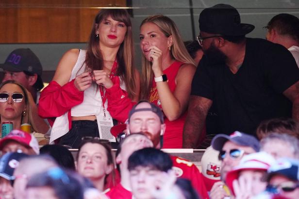 Taylor Swift bei einem Spiel der Chicago Bears gegen die Kansas City Chiefs