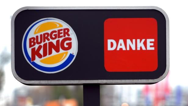 Ein Schild von Burger King mit dem Schriftzug „Danke“.