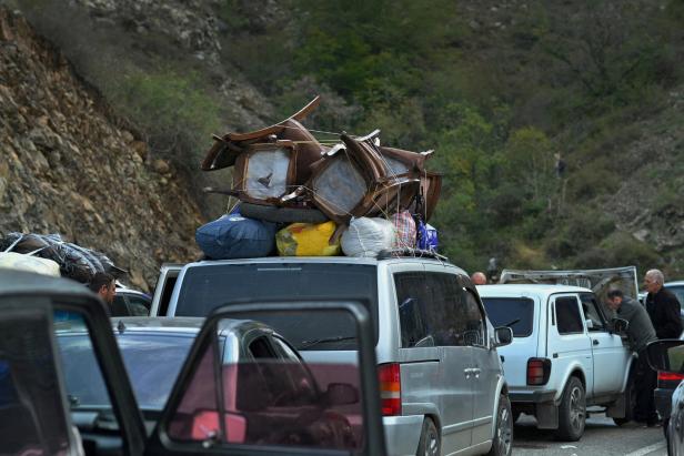 100.000 Flüchtlinge aus Berg-Karabach in Armenien