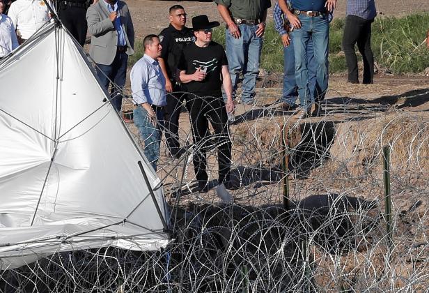 FILE PHOTO: Elon Musk visits Eagle Pass, Texas, on the U.S. border, as seen from Piedras Negras