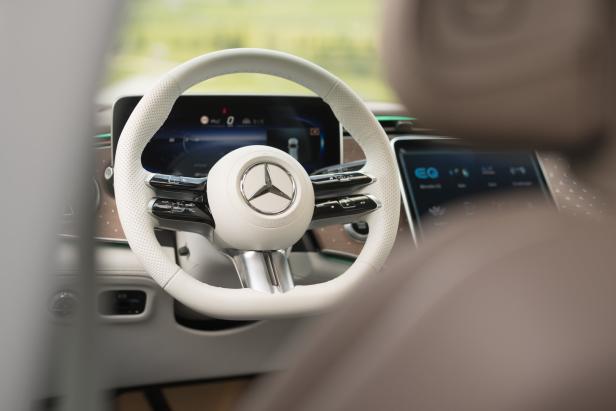 Notbremsung: Wie mich der Mercedes EQE unsanft in den Gurt schleuderte