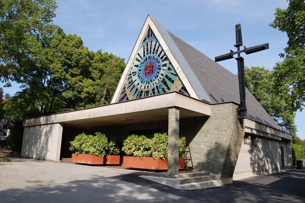 Aufbahrungshalle am Friedhof Dornbach