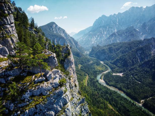 Schlucht mit Blick aufs Tal, Nationalpark Gesäuse.