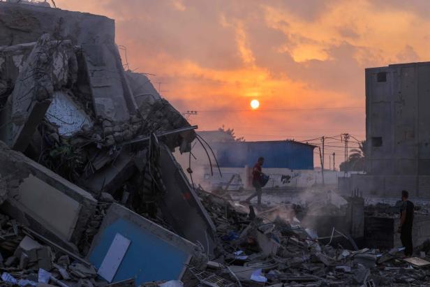 Zerstörtes Häuser: Israel hat in der Nacht Gegenschläge im Gazastreifen durchgeführt. 