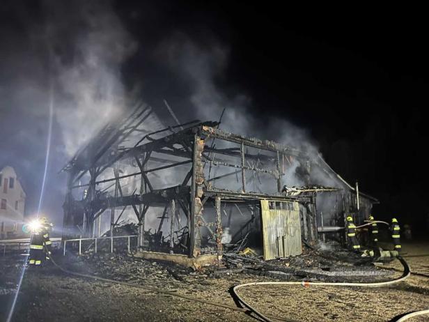 Großbrand wütete auf Bauernhof im Ybbstal