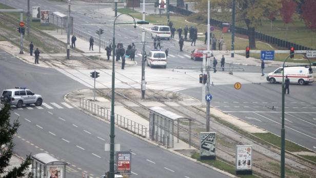 Mann feuert auf US-Botschaft in Sarajevo