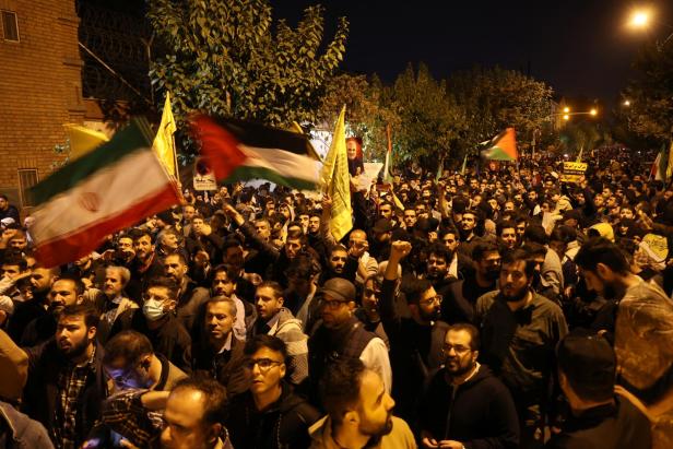 Menschenmenge bei Anti-Israel-Protest in Teheran