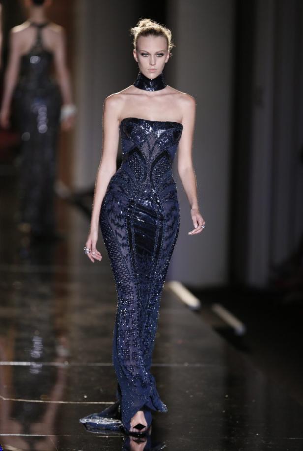Naomi Campbell eröffnete Haute Couture Schauen