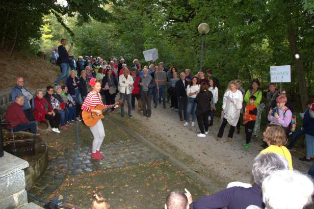 170 Teilnehmer bei Demo für Ruhe am Jakobsbrunnenweg