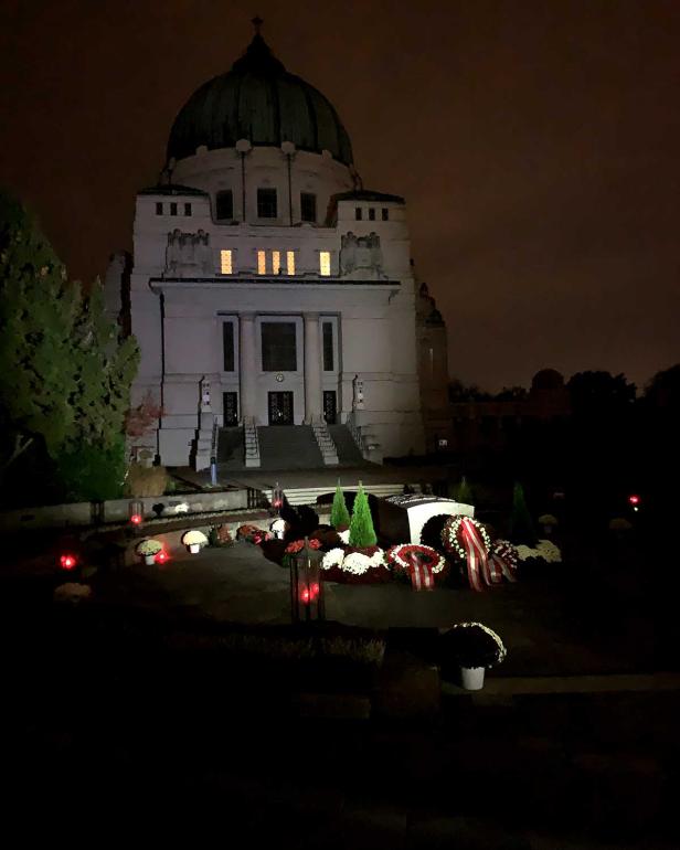 Nachts am Zentralfriedhof