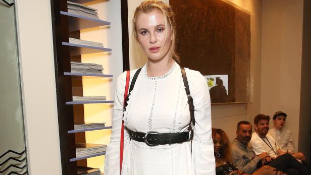 US-THE-BLONDS---BACKSTAGE---SEPTEMBER-2016---MADE- Das neue Supermodel: Hill am Karriere-Gipfel