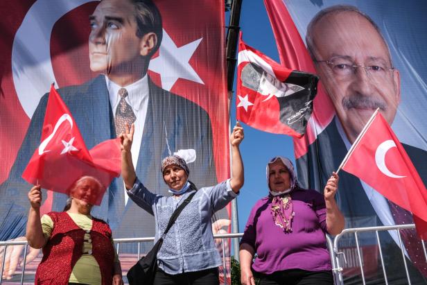 Wahlkampf 2023: Auch die Opposition nutzt den Personenkult Atatürks für sich. Aus seiner Partei entstand die heutige CHP.