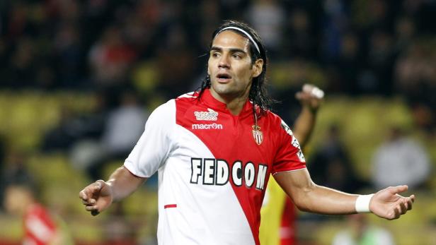 Radamel Falcao im Trikot von AS Monaco während eines Fußballspiels.