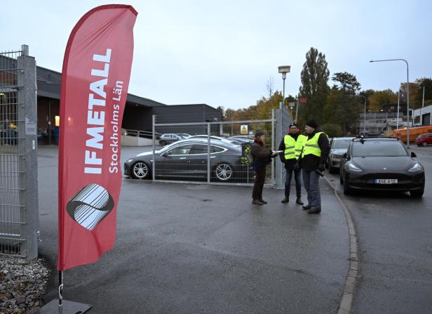 Strike at Tesla in Sweden