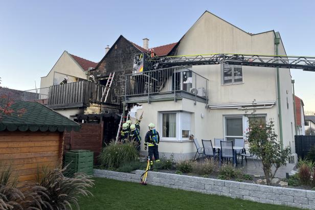 Einfamilienhaus im Bezirk Mödling durch Brand stark beschädigt