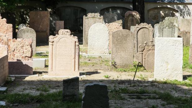 Sensationsfund auf jüdischem Friedhof