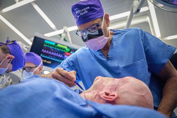 Medizinsensation: Erstmals wurde ein komplettes Auge transplantiert