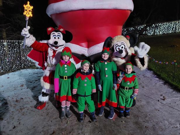 Walt Disney zu Ehren: Mickey Maus zieht ins Weihnachtshaus