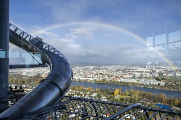 "Donauturm-Rutsche": Wie es sich anfühlt, in 165 Metern Höhe zu rutschen