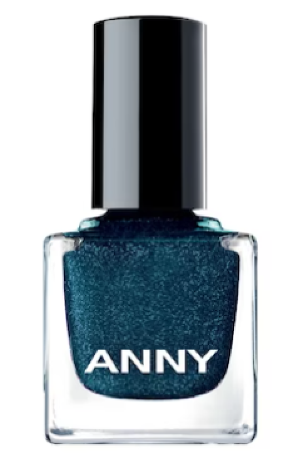 Blauer Nagellack.