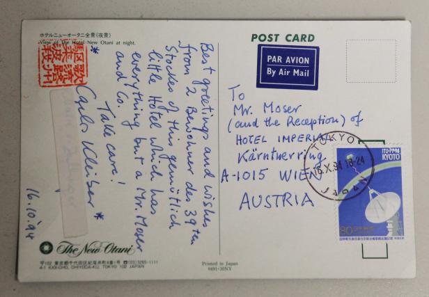 … Eine beschriebene Postkarte, adressiert an Herrn Moser im Hotel Imperial in Wien.