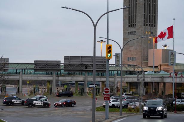 CANADA-US-TRANSPORT-BORDER-EXPLOSION