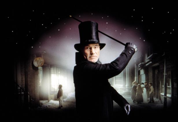 Patrick Stewart als Ebenezer Scrooge in einer Verfilmung von „Eine Weihnachtsgeschichte“.