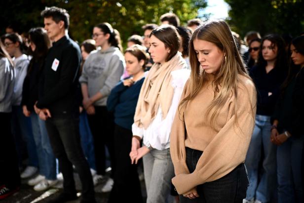 Lehrer enthauptet: Prozess gegen sechs Schüler, die Bluttat ermöglichten