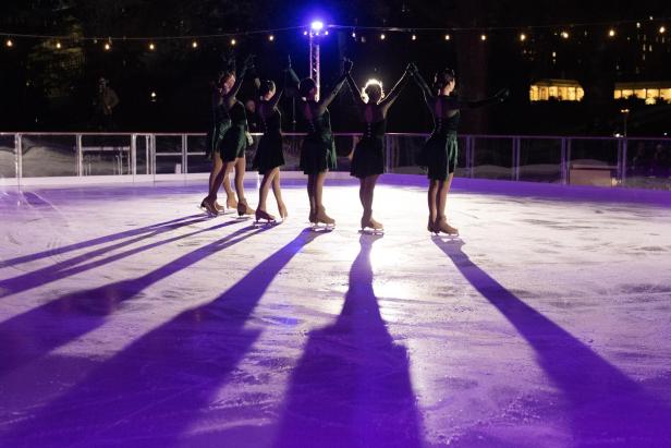 US-First Lady Jill Biden enthüllt die Eisbahn des Weißen Hauses.