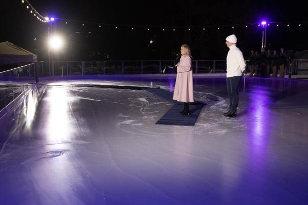 US-First Lady Jill Biden enthüllt die Eisbahn des Weißen Hauses.