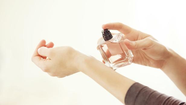 Trick: So hält Parfum den ganzen Tag