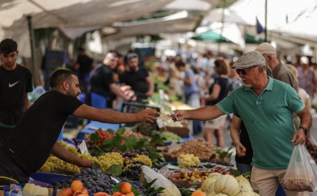 Straßenmarkt in Istanbul: Im Februar ist die Inflationsrate auf 67 Prozent gestiegen.