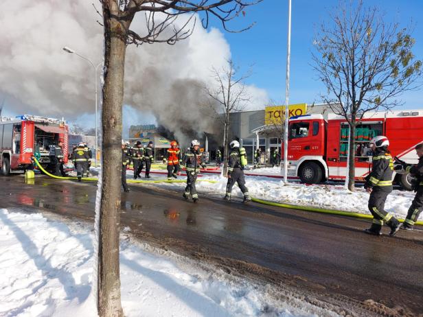 Polizei ermittelt nach Feuer in Wiener Discounter wegen Brandstiftung