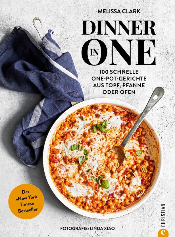 Das Cover des Kochbuchs „Dinner in One“ von Melissa Clark mit einem Nudelgericht.