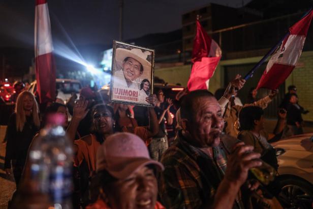 Anhänger des E-Präsidenten feierten auf der Straße dessen Freilassung. 