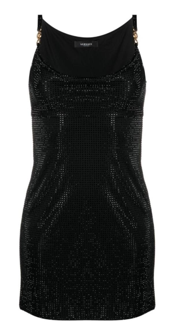 Ein glitzerndes, schwarzes Versace-Kleid.