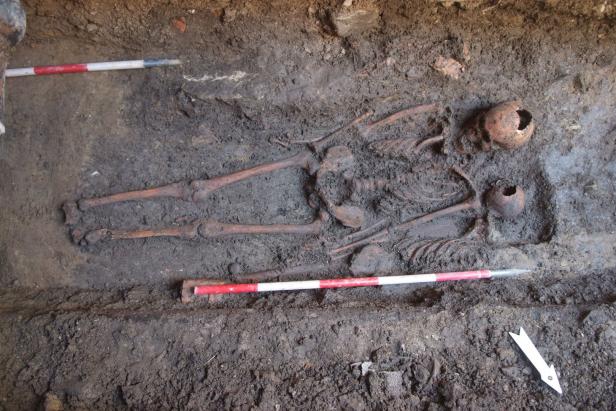 Am Petersplatz wurde rund 40 Gräber entdeckt