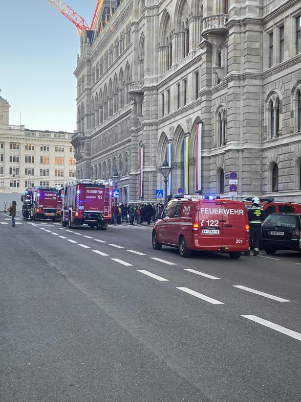 Brand im Wiener Rathaus: Gebäude musste evakuiert werden