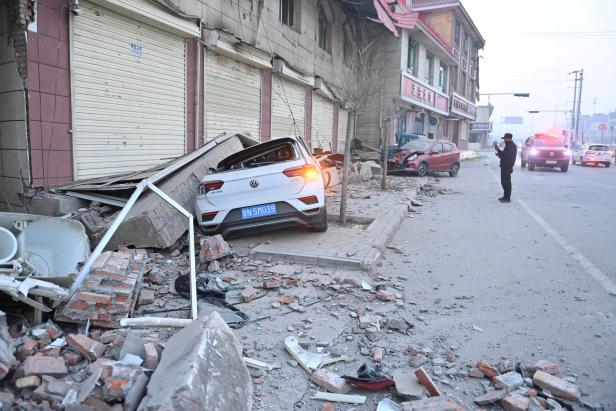 Erdbeben in China: Zahl der Toten steigt auf 131