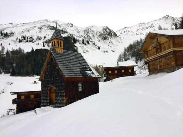 Die Almhütten im Villgratental gleichen Bauernhäusern 