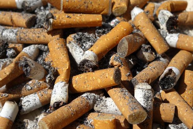 Über eine Million Tonnen Zigarettenstummeln fallen jedes Jahr an.