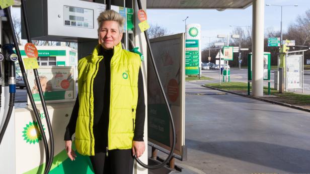 Wien: Raser-Rowdys besetzen Tankstelle