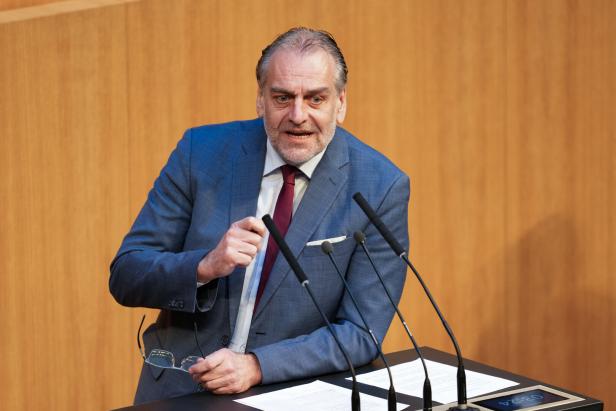 SPÖ-Chef Andreas Babler und seine zwei Problem-Genossen