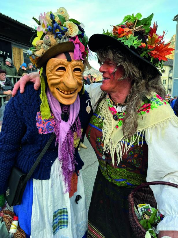 Die Masken beim Ebenseer Fetzenumzug werden als Larven bezeichnet