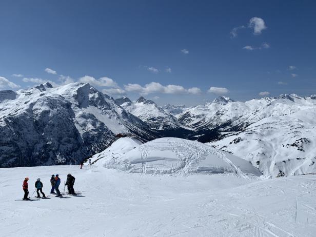 Bergpanorama Skigebiet Arlberg, Skifahren