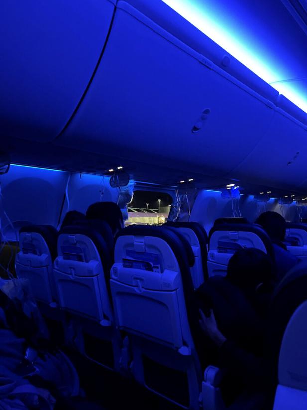 Fenster im Flug verloren: US-weites Flugverbot für Boeing 737-9 Max