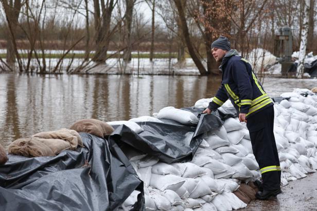 Hochwasser in Deutschland: Soldaten nur noch bei Tageslicht im Einsatz