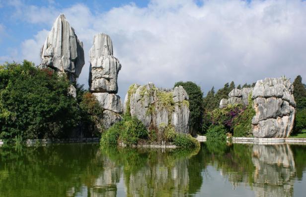 Entdecken Sie den mysteriösen Steinwald bei Kunming.