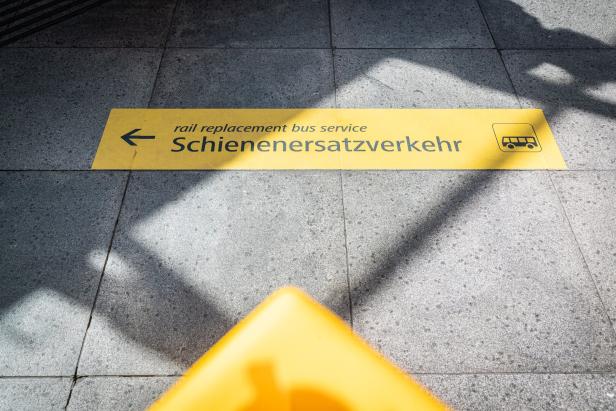 Am Schienenersatzverkehr haben die ÖBB seit dem vergangenen Jahr noch gefeilt. Heuer gibt es gleich von Anfang an zwei Verbindungen: Eine direkte Verbindung und eine mit Zwischenhalten.